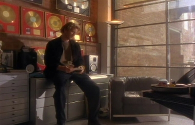 S1ep1Tapecaps-00160.jpg