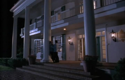 S1ep4TTripscaps-00405.jpg